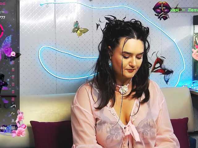 WickedButShy live cam on BongaCams