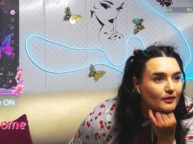WickedButShy live cam on BongaCams