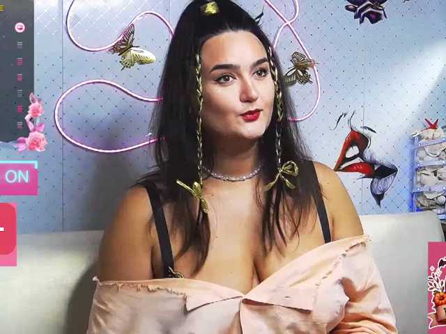 WickedButShy live cam on BongaCams