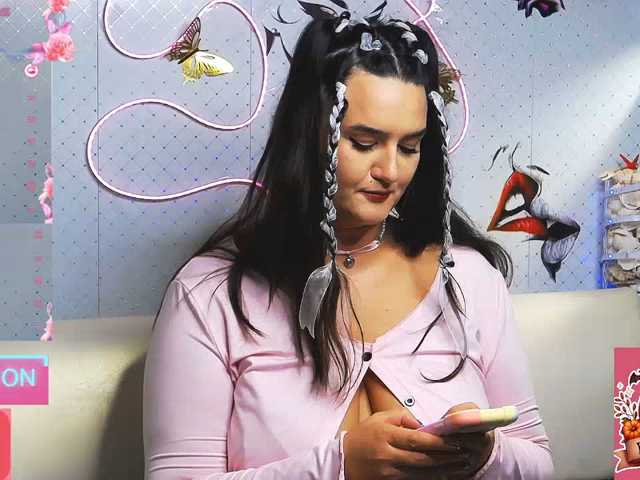 WickedButShy live cam on BongaCams