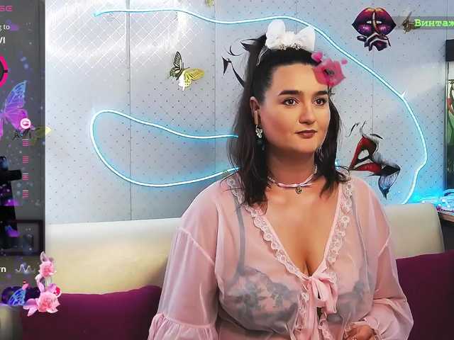WickedButShy live cam on BongaCams