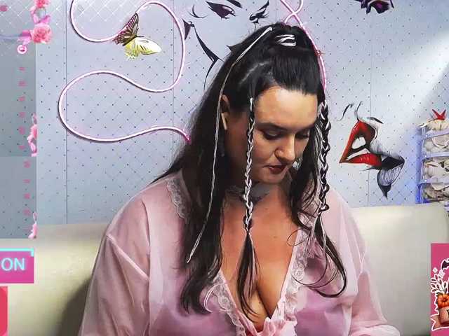 WickedButShy, en directo ahora en BongaCams