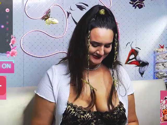 WickedButShy, live now on BongaCams