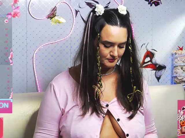 WickedButShy live cam on BongaCams