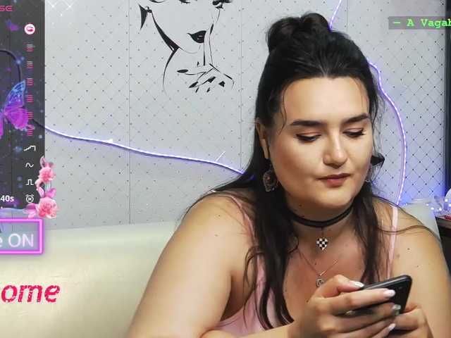 WickedButShy Live Cam on BongaCams