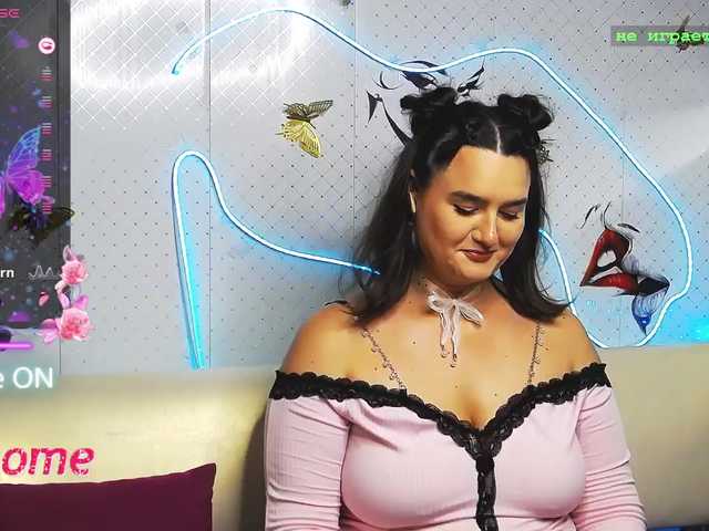 WickedButShy live cam on BongaCams