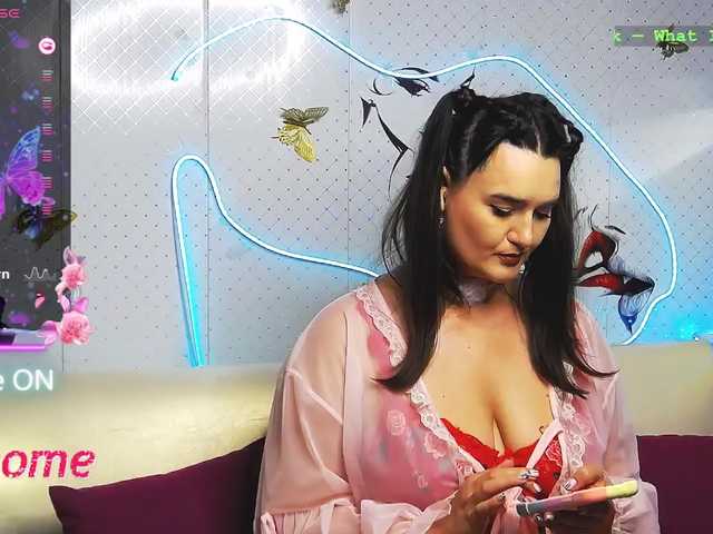 WickedButShy live cam on BongaCams