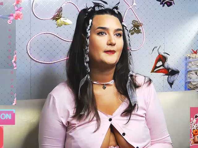 WickedButShy, en vivo ahora en BongaCams