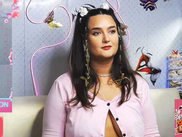 WickedButShy live cam on BongaCams