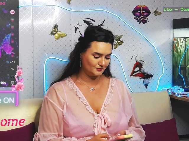 WickedButShy live cam on BongaCams