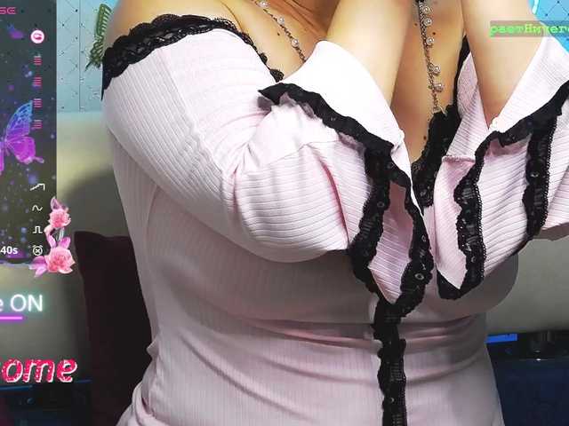 WickedButShy live cam on BongaCams