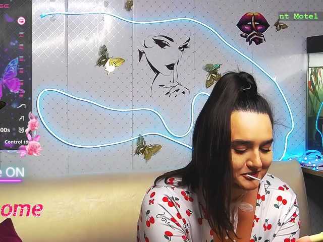 WickedButShy live cam on BongaCams