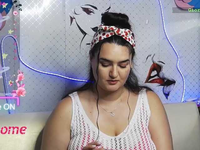 WickedButShy live cam on BongaCams