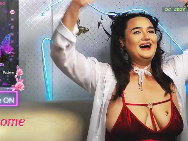 le modèle Lina_ est en webcam porno dans un show sur le site bongacams, il possède les tags suivants: White/Caucasian,Brunette,Shaved