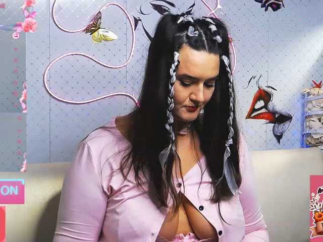 WickedButShy live cam on BongaCams