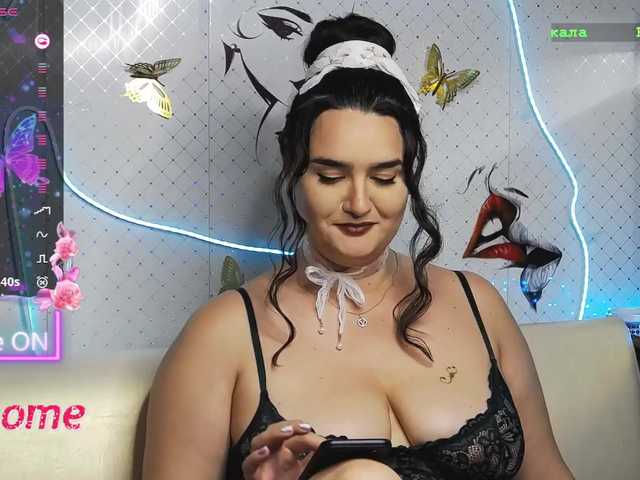 WickedButShy live cam on BongaCams