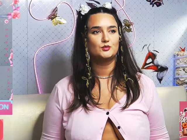 WickedButShy live cam on BongaCams