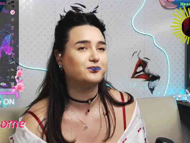 Ten model jest teraz na żywo. WickedButShy