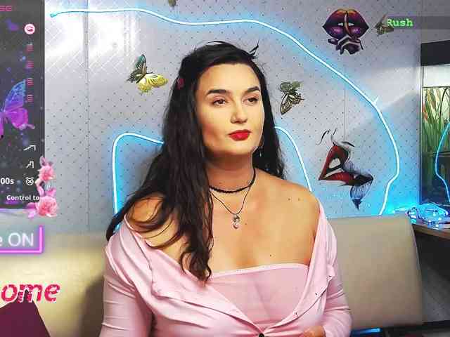 Lina_- webcam