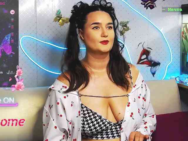 Lina_- webcam