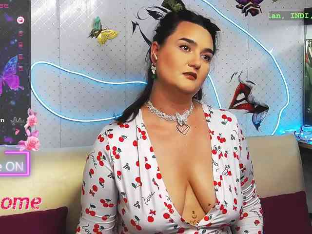 Lina_- webcam