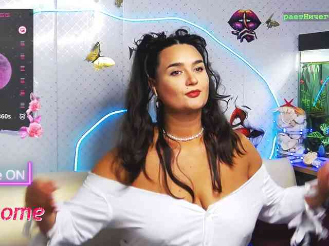 Lina_- webcam