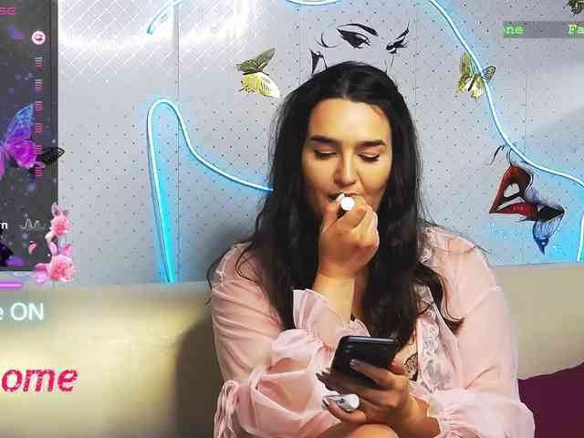 Lina_ webcam