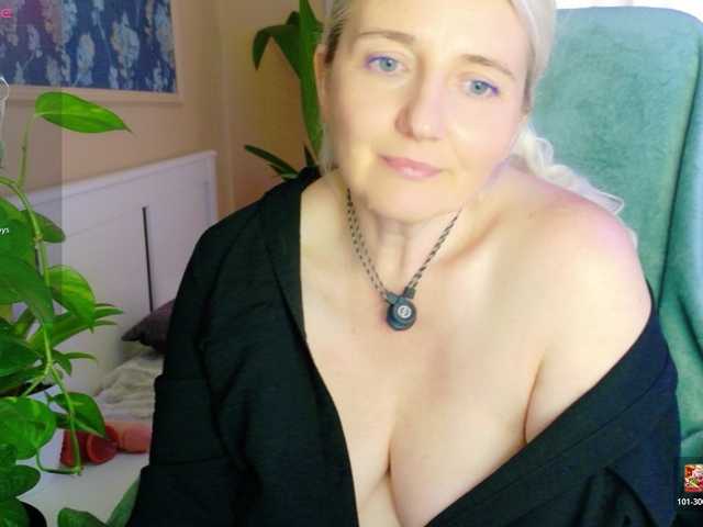 Mellica live cam on BongaCams