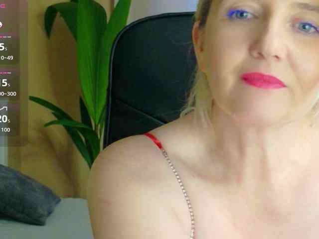 Mellica live female cam on bongacams