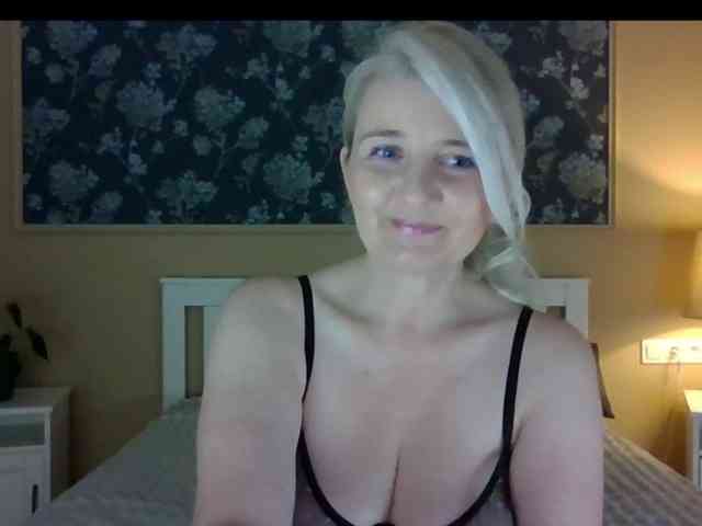 Mellica bongacams