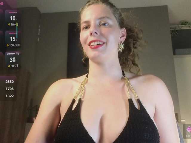 AyreenMoore live cam on BongaCams