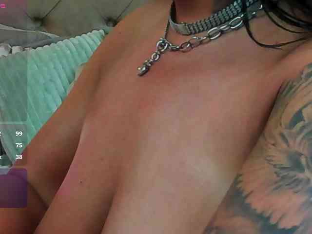 SierraQuinn webcam