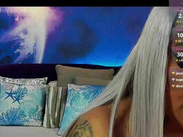 SierraQuinn webcam