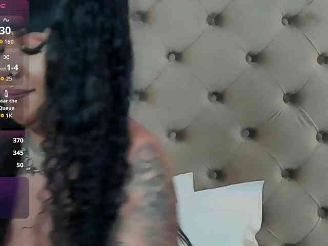SierraQuinn webcam