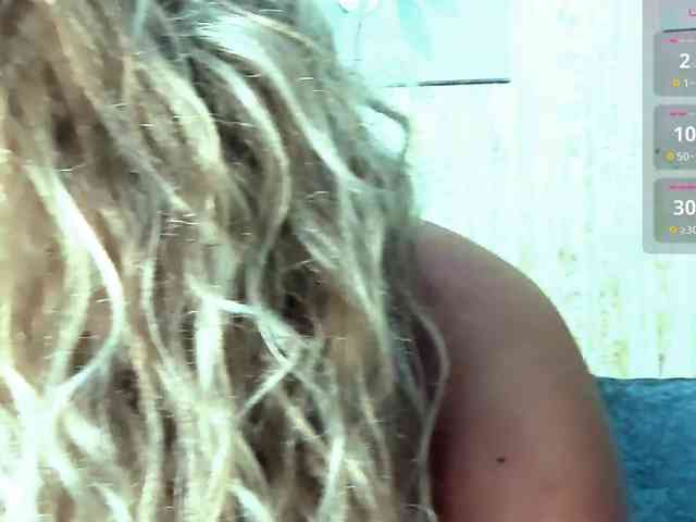 SierraQuinn webcam
