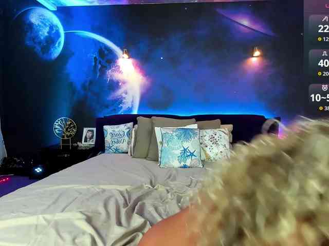 SierraQuinn webcam