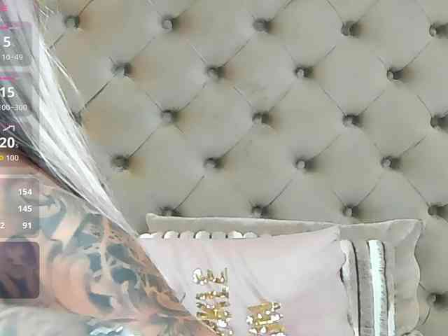 SierraQuinn webcam