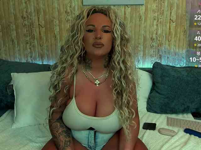 SierraQuinn Live Webcam on BongaCams