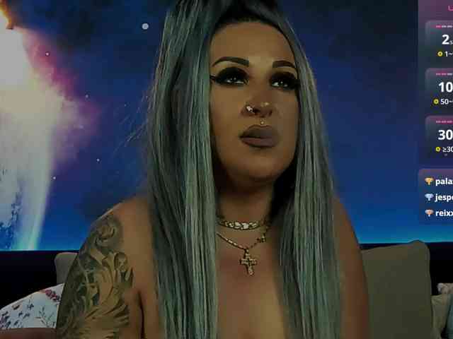 SierraQuinn webcam
