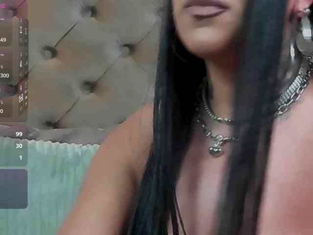 SierraQuinn webcam