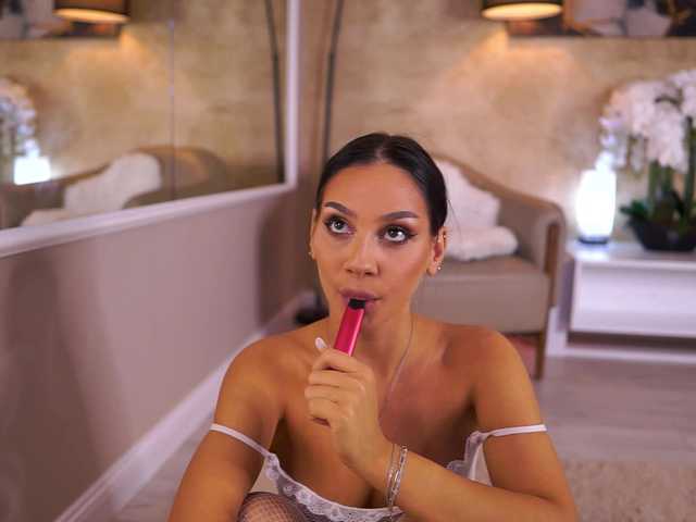 NinnaVoss's BongaCams show and profile