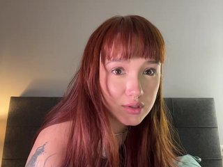 Image capture of littlewetgirl