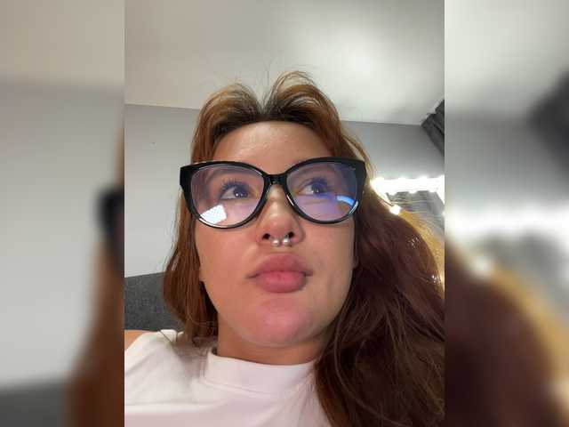 littlewetgirl live cam on BongaCams