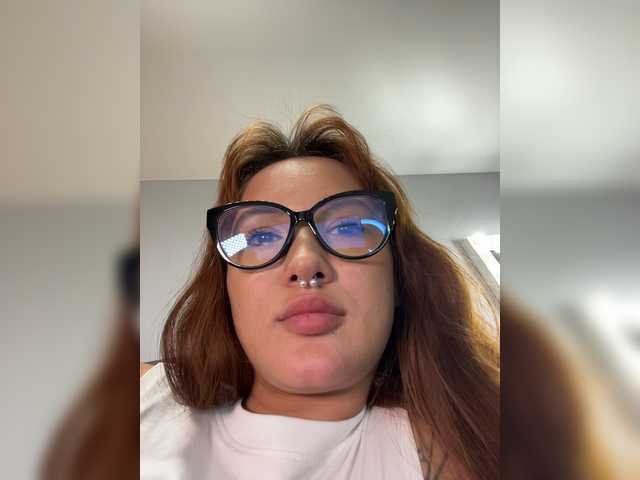 littlewetgirl live cam on BongaCams
