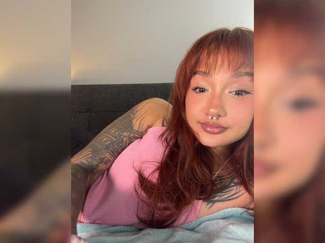 littlewetgirl live cam on BongaCams