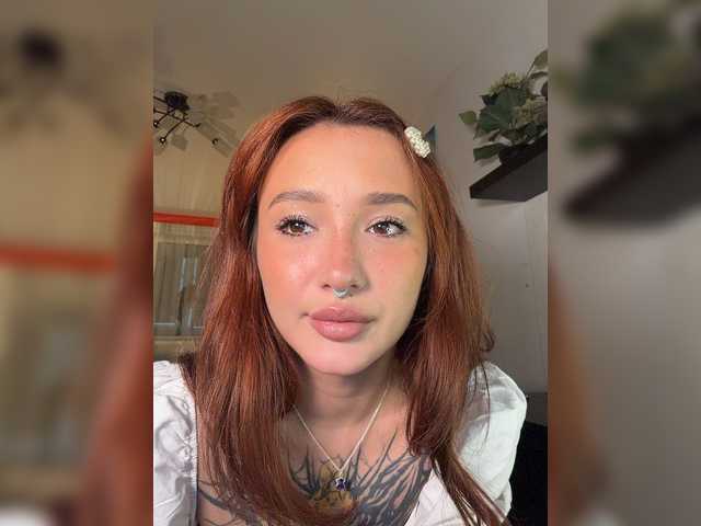 littlewetgirl live cam on BongaCams