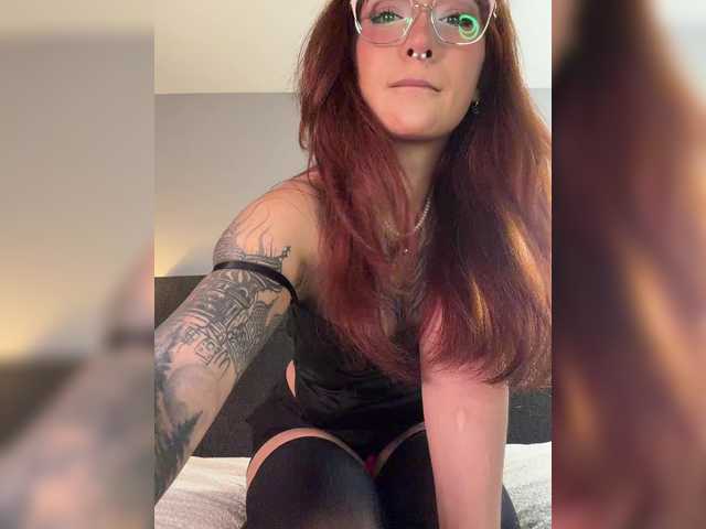 littlewetgirl live webcam show