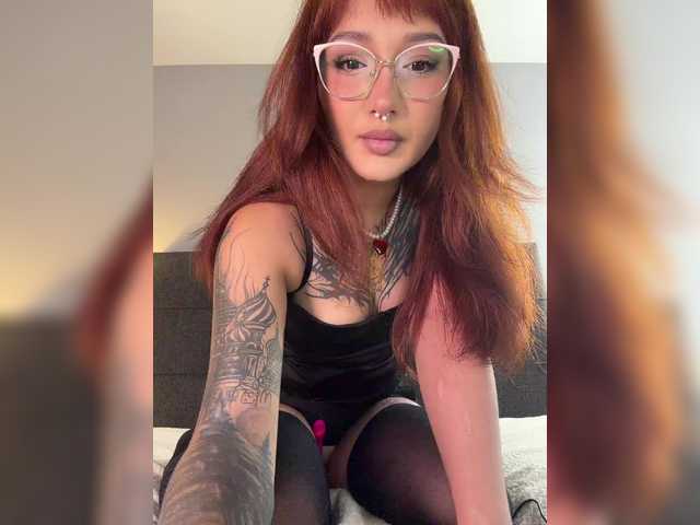 littlewetgirl live webcam show