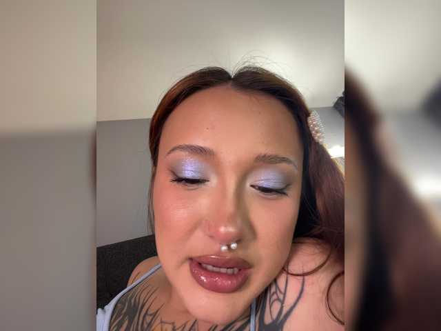 littlewetgirl live cam on BongaCams