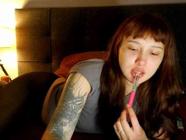 littlewetgirl webcam